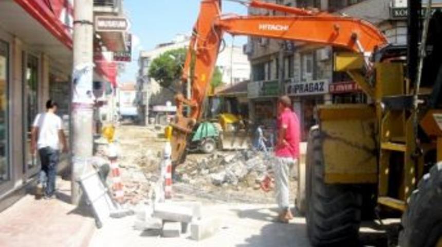 Burhaniye&rsquo;de Yunak Caddesi Yenilendi