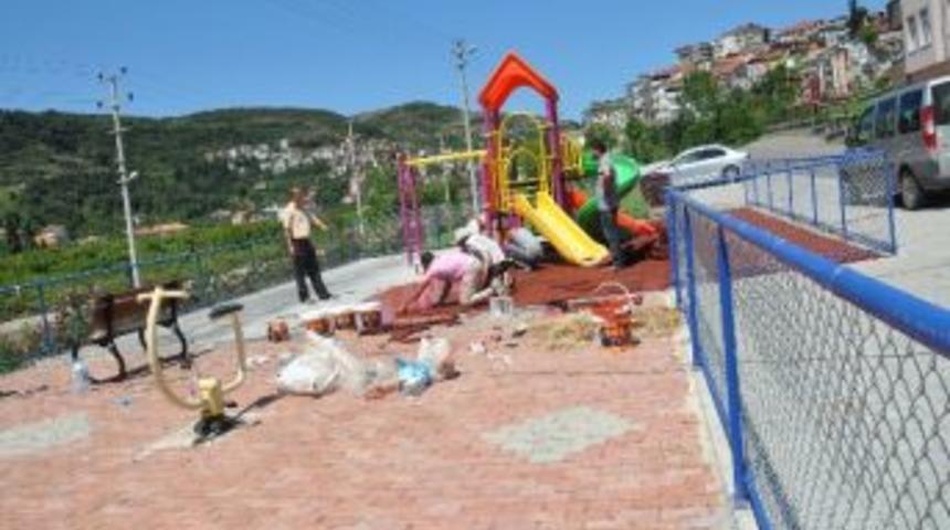 Ereğli&rsquo;de &Ccedil;ocuk Parkları Yenileniyor