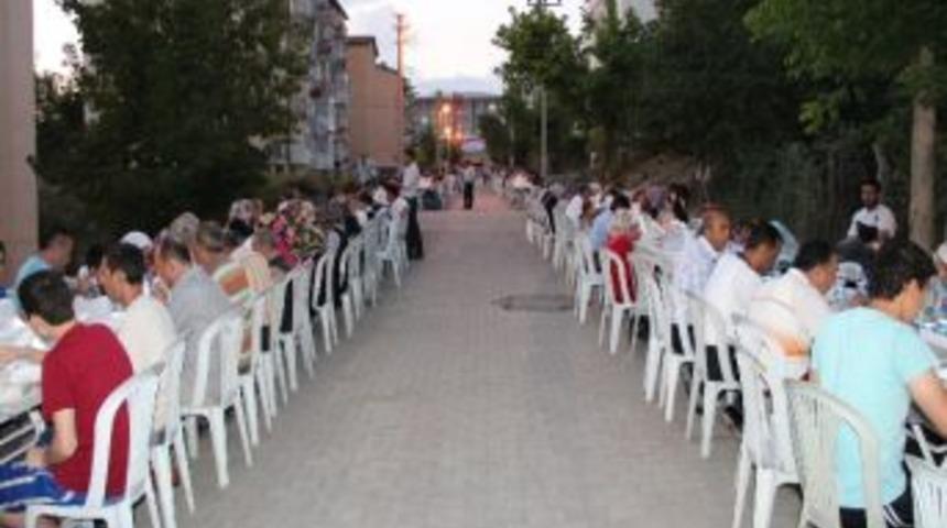 &Ccedil;ankırı&rsquo;da Mahalle İftarları S&uuml;r&uuml;yor