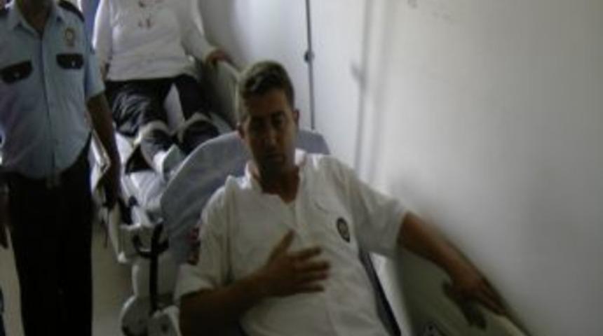 Fethiye&rsquo;de Ambulans Otomobil İle &Ccedil;arpıştı; 8 Kişi Yaralandı