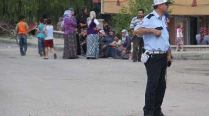 Kamyonun Altında Kalan &Ccedil;ocuk Hayatını Kaybetti