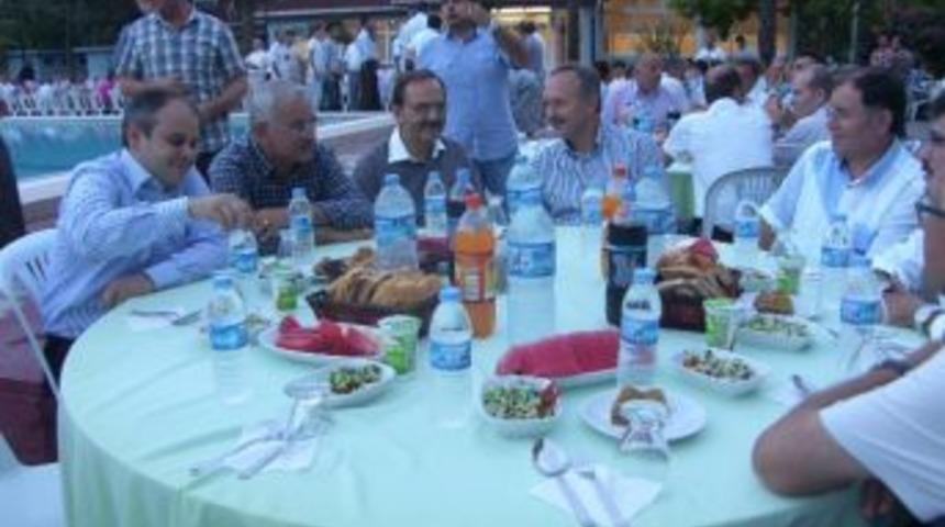 Ak Parti Teşkilatı İftarda Buluştu