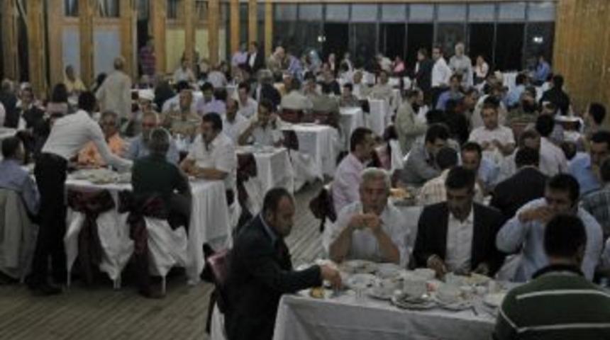 G&uuml;m&uuml;şhane Belediyesi İftar Yemeği Verdi