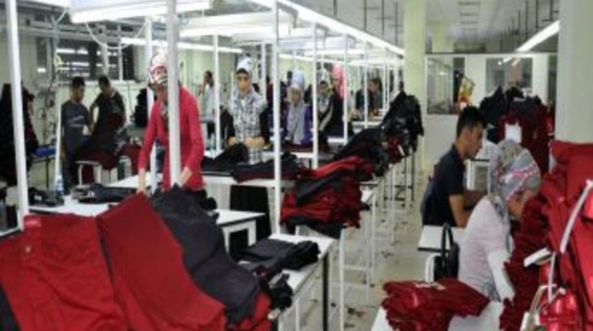 Mardin'deki Tekstil Fabrikası Gece &Uuml;retim Yapıyor