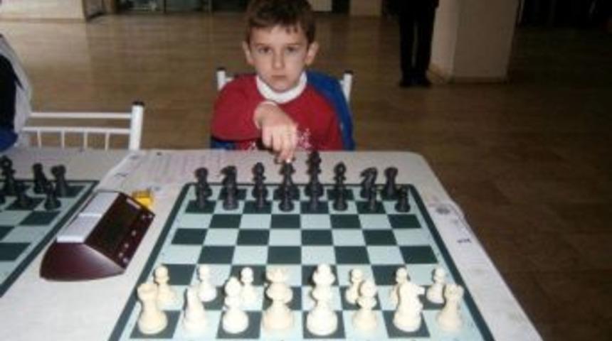 Satran&ccedil; Ustaları Boz&uuml;y&uuml;k&rsquo;&uuml; &Ccedil;anakkale&rsquo;de Temsil Edecek