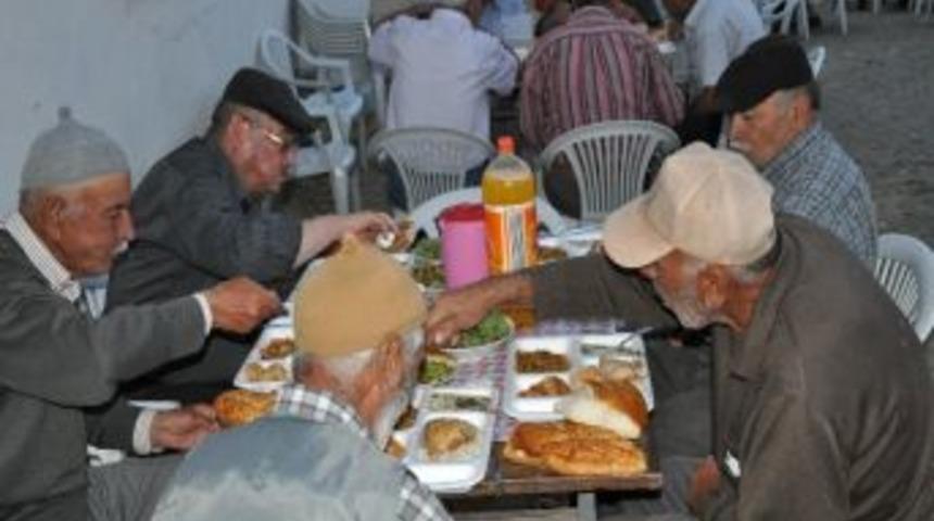 Yerk&ouml;y Belkavak K&ouml;y&uuml; Muhtarından K&ouml;yl&uuml;lerine İftar