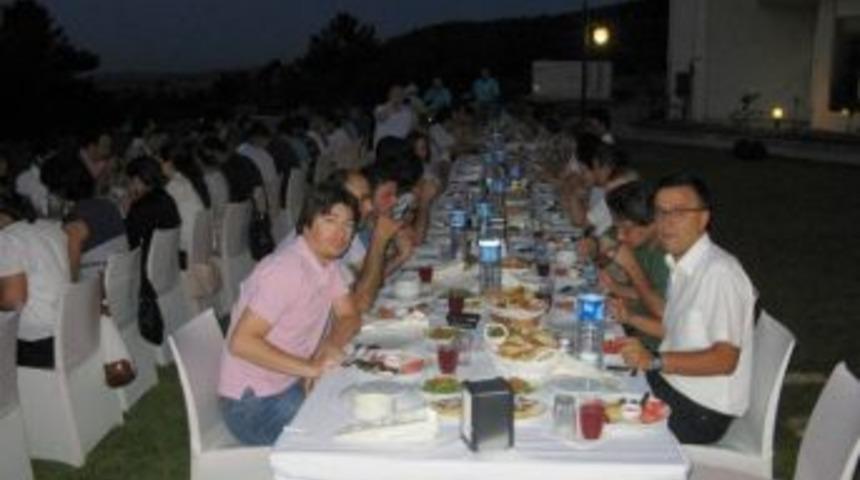 &Ccedil;om&uuml; Tıp Fak&uuml;ltesi Personeli İftarda Buluştu