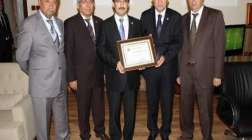 Yozgatlı Dernekler Federasyonundan Bozok &Uuml;niversitesi Rekt&ouml;r&uuml;ne Ziyaret