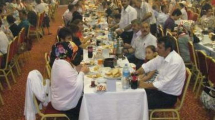 Trabzon Sgk İl M&uuml;d&uuml;rl&uuml;ğ&uuml; Personeli İftar Yemeğinde Biraraya Geldi