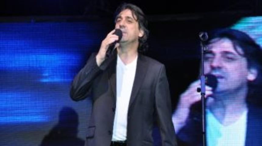 Eşref Ziya Terzi, Gaziantep'te G&ouml;n&uuml;lleri Fethetti