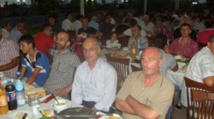 İnşaatçılar Ve Emlakçılar İftar Yemeğinde Biraya Geldi