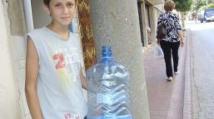 Hayrabolu&rsquo;da Engelliler Yararına Damacanayla Mavi Kapak Toplanıyor