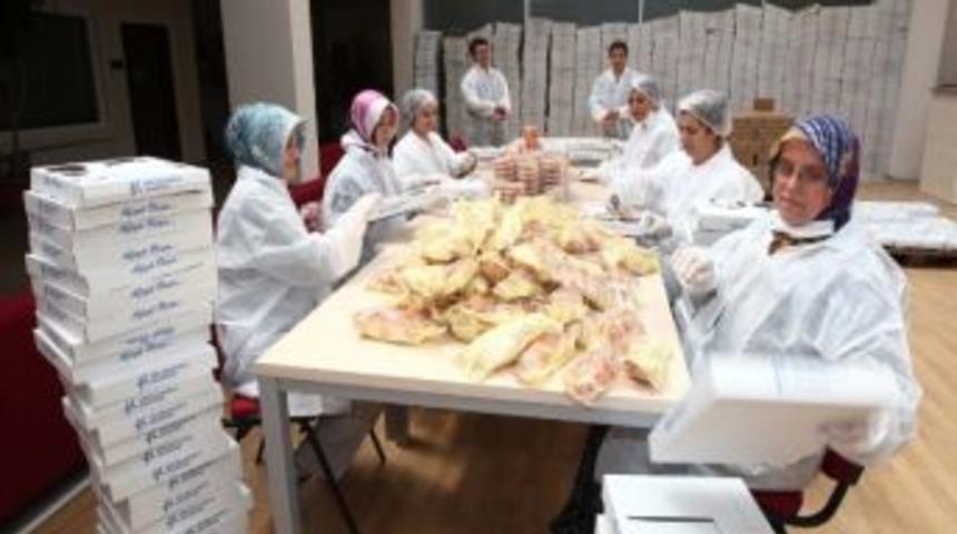 Aşevinden Yıl Boyu Sıcak Yemek Hizmeti