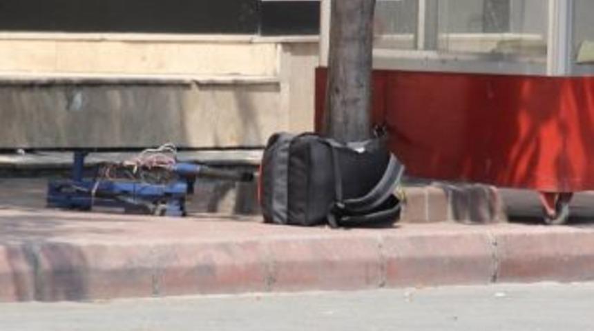 Banka &Ouml;n&uuml;ndeki Ş&uuml;pheli &Ccedil;anta F&uuml;nye İle Patlatıldı