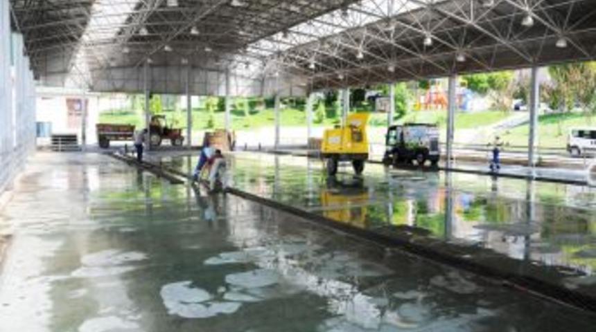 Pursaklar'da Pazar Yerleri Temizleniyor