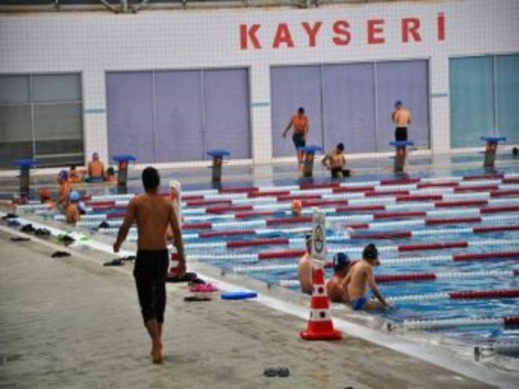 Olimpik Yüzme Havuzu Vatandaşların İlgi Odağı Oldu Kayseri Haberleri 