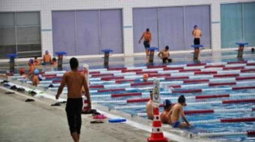 Olimpik Y&uuml;zme Havuzu Vatandaşların İlgi Odağı Oldu