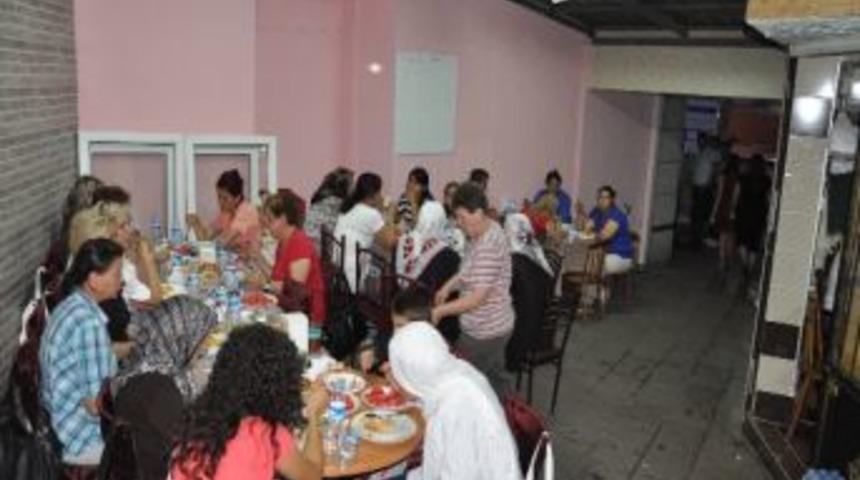 Chp Kadın Kolları İftarda Buluştu