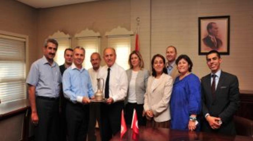 Beylikd&uuml;z&uuml;&rsquo;nden Başkan Topbaş&rsquo;a Metrob&uuml;s Teşekk&uuml;r&uuml;