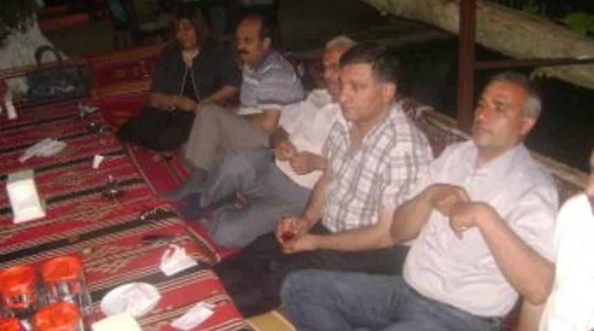 Doğanşehir'de Esnaflar İftar Yemeğinde Buluştu