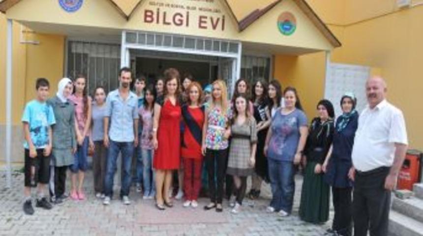 İlkadım Belediyesi Bilgi Evi'ndeki &Uuml;cretsiz Kurslar, B&uuml;y&uuml;k Ilgi G&ouml;r&uuml;yor