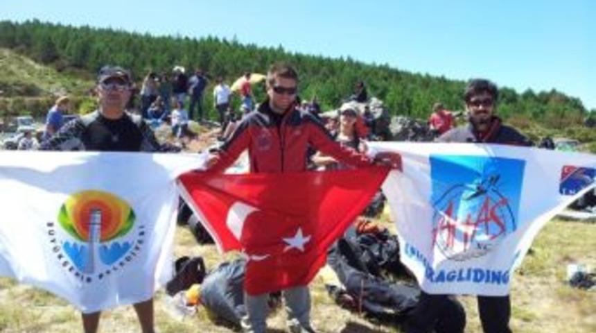 Adanalı Paraş&uuml;t&ccedil;&uuml;lerin Başarısı