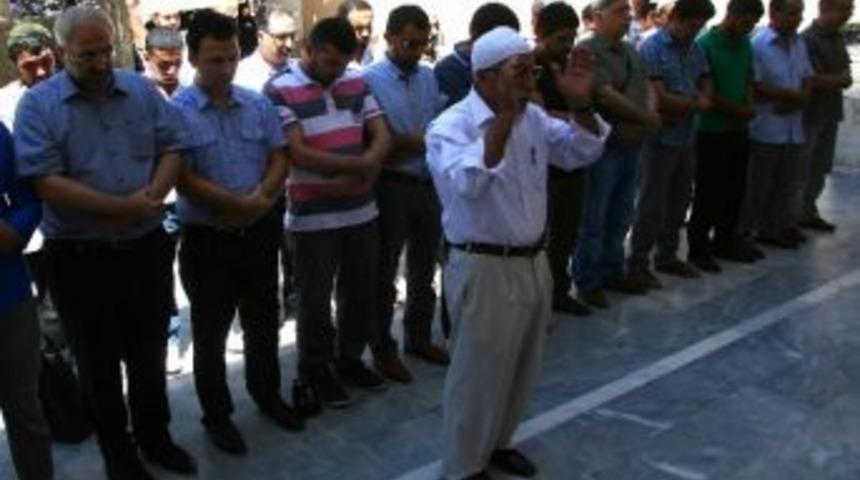 Diyarbakırlılar Arakanlı M&uuml;sl&uuml;manlar İ&ccedil;in Saf Tuttu