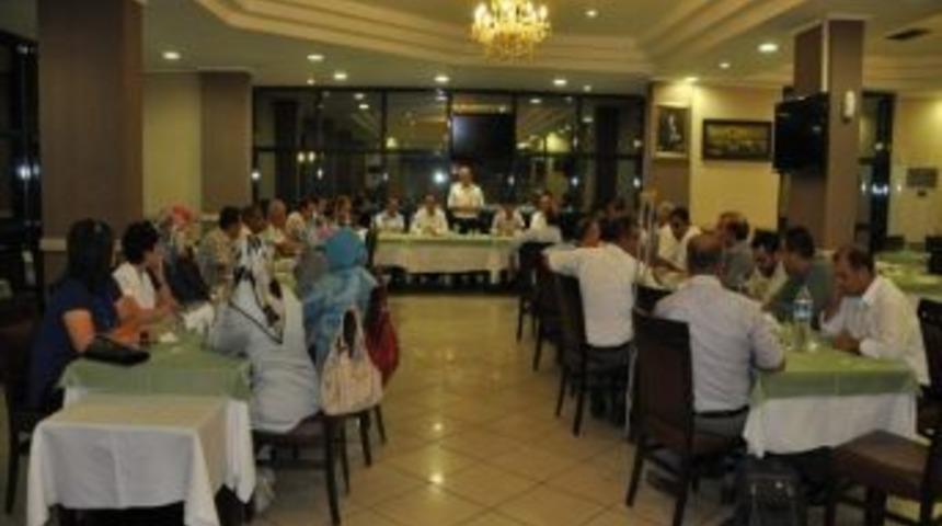 Ak Parti Manisa İl Y&ouml;netimi İftarda Toplandı