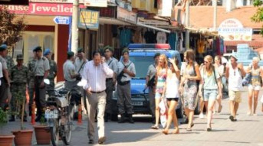 Restoran &Ccedil;alışanları Jandarma G&ouml;zetiminde Dalyan&rsquo;a Geldi