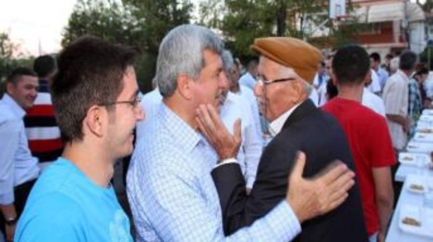 Karaosmanoğlu Tavşanlı'da İftara Katıldı