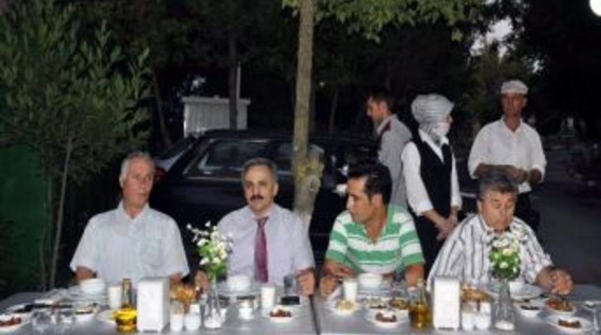 Balıkesir Aile Ve Sosyal Politikalar İl M&uuml;d&uuml;rl&uuml;ğ&uuml;nden İftar
