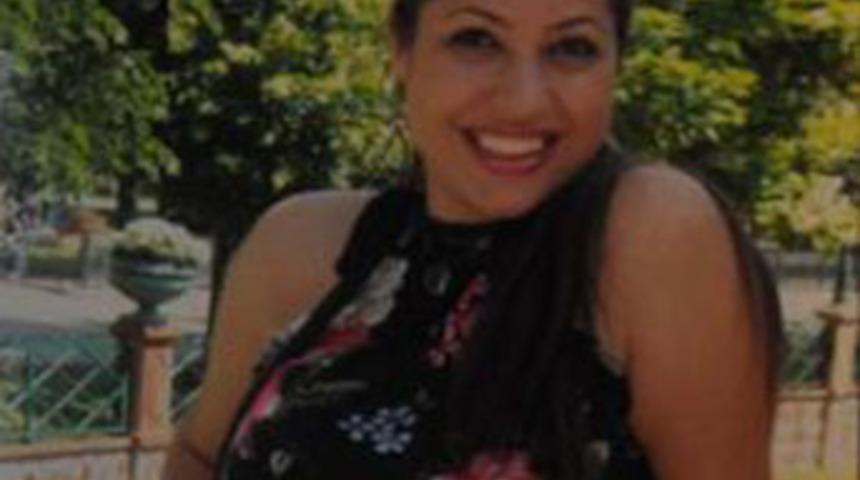 'Seni seviyorum' deyip &ouml;l&uuml;me atladı