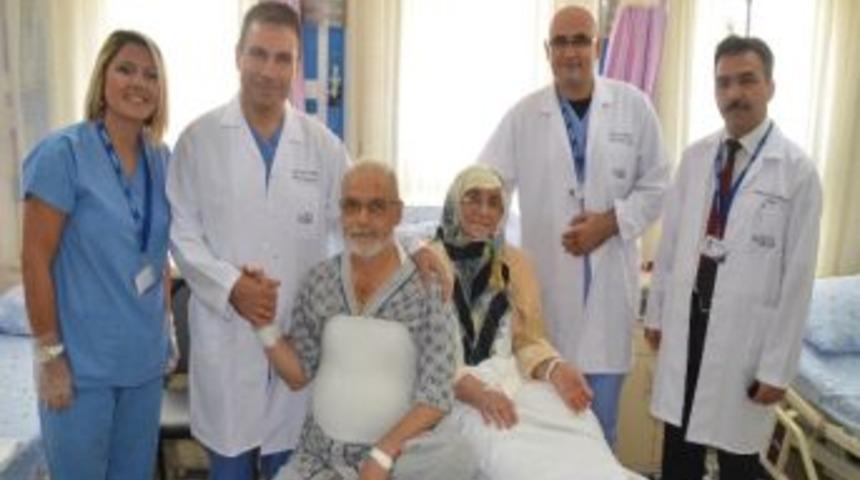 45 Yıllık &Ccedil;ift Aynı Teşhisle Aynı Anda Yanyana Operasyon Ge&ccedil;irdi