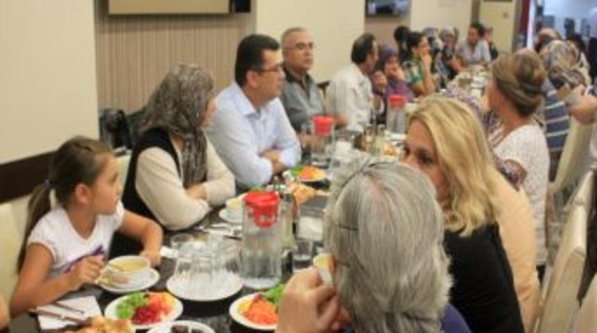 CHP &Ccedil;orlu Il&ccedil;e Teşkilatından Şehit Ailelerine Iftar