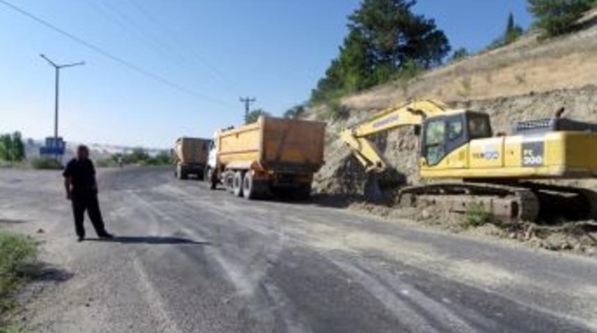 Eskigediz Halkı Yıllardır &Ouml;zlemle Beklediği Duble Yola Kavuşuyor