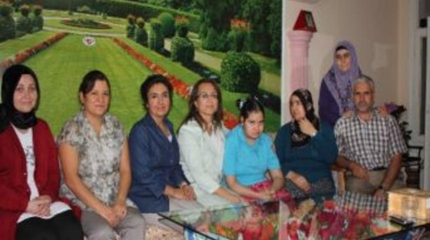 Ne&uuml; Rekt&ouml;r&uuml; Kılı&ccedil; Engelli &Ccedil;ocuklu Bir Ailenin İftarda Misafiri Oldu