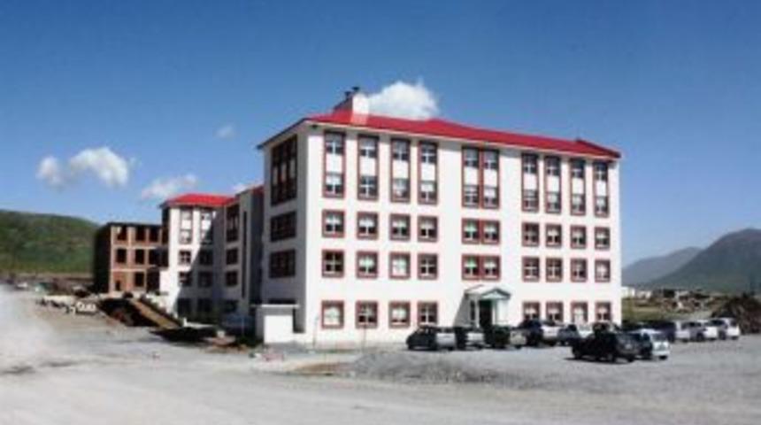 Rekt&ouml;r A&ccedil;ıkladı: &Ouml;ğrencilerimizin Can G&uuml;venliği Tehlike De