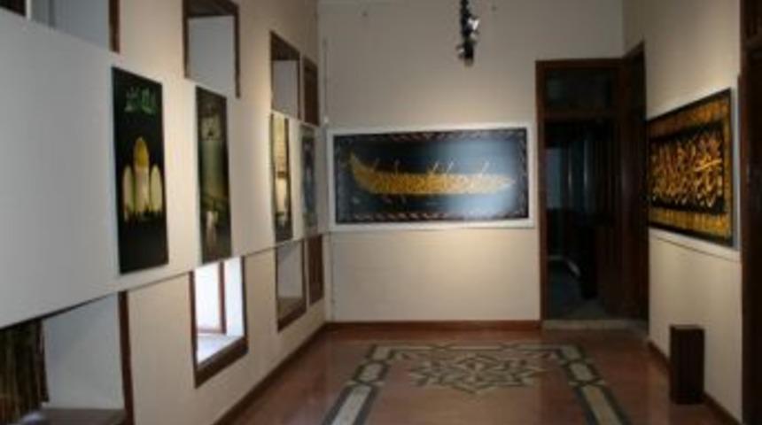 &Uuml;niversite İle Kent Arasında Bir K&ouml;pr&uuml;: Cenani Konağı