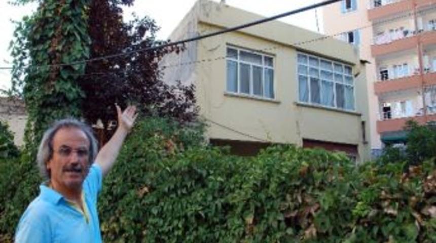 "4 G&uuml;nd&uuml;r K&ouml;pek Mahsur" İhbarı Polis Ve İtfaiyeyi Alarma Ge&ccedil;irdi