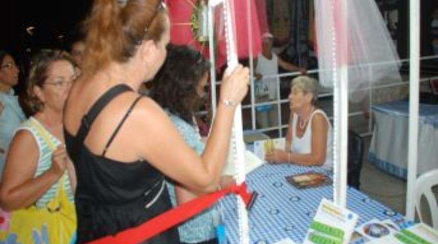 Diyet Uzmanı Karatay Yazarlar Festivalinde Okurlarıyla Buluştu