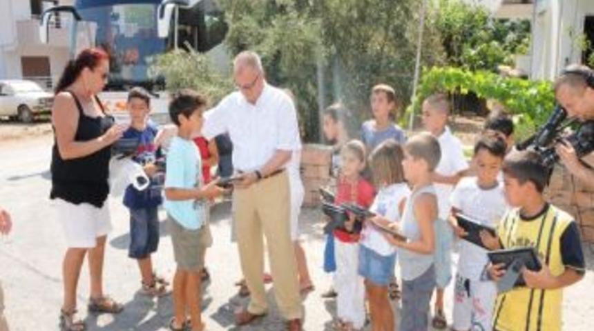 Marmaris'te &Ccedil;ocuklara Hayvan Sevgisi Eğitimi