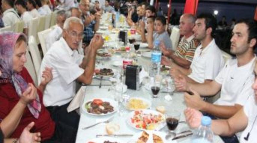 Giresun Üniversitesi Şehit Ve Gazi Aileleriyle İftarda Buluştu