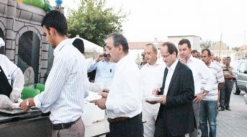 G&ouml;n&uuml;l Sofrasında Tekelioğlu Sevgisi..