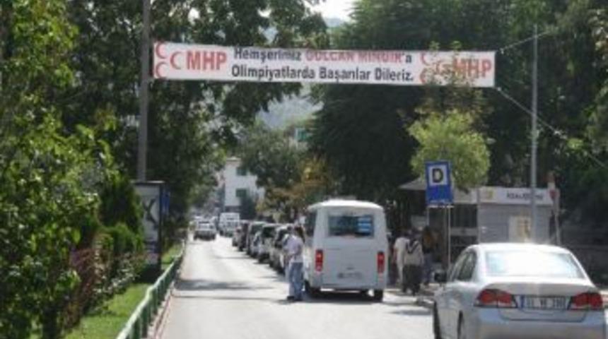 G&uuml;lcan&rsquo;a Afyonkarahisarlı&rsquo;dan Destek