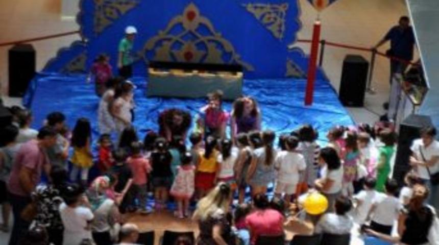 Minikler Espark'ta &Ccedil;ocuk Tiyatrosu İle Eğleniyor