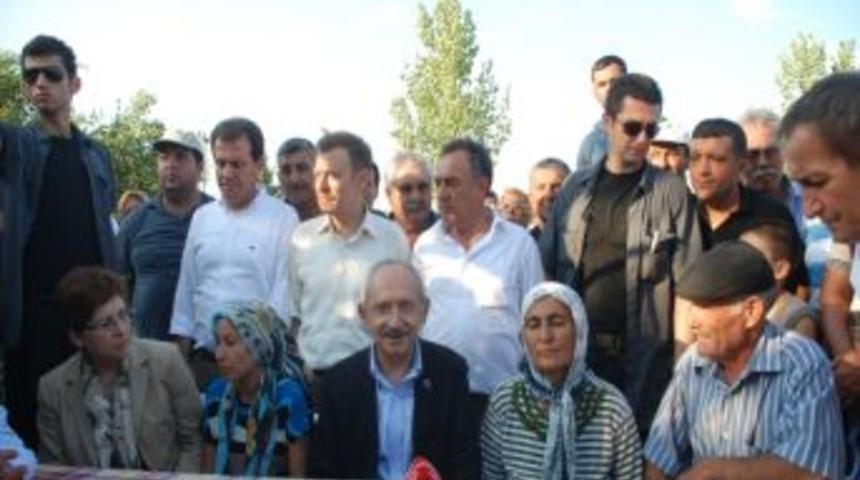 Kılı&ccedil;daroğlu, Şehit Ailesini Ziyaret Etti