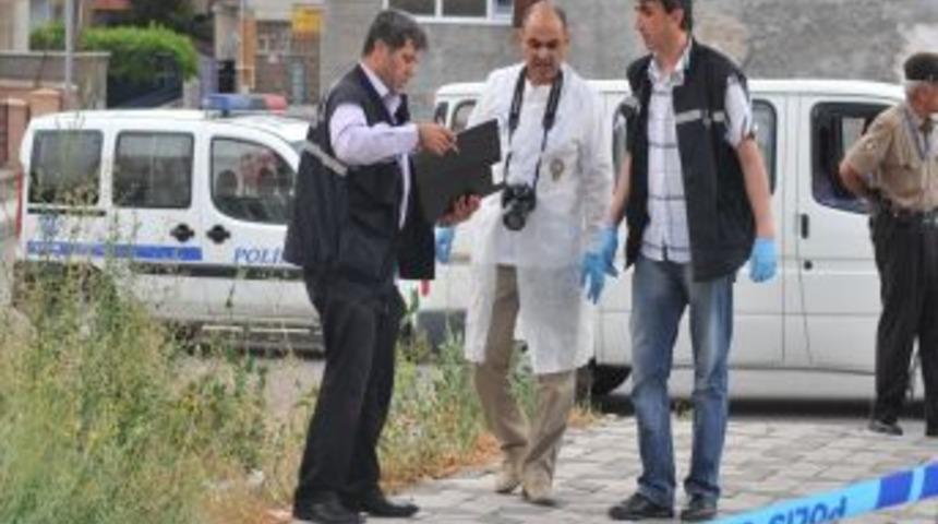 Gen&ccedil; kadın sokak ortasında kurşunlandı