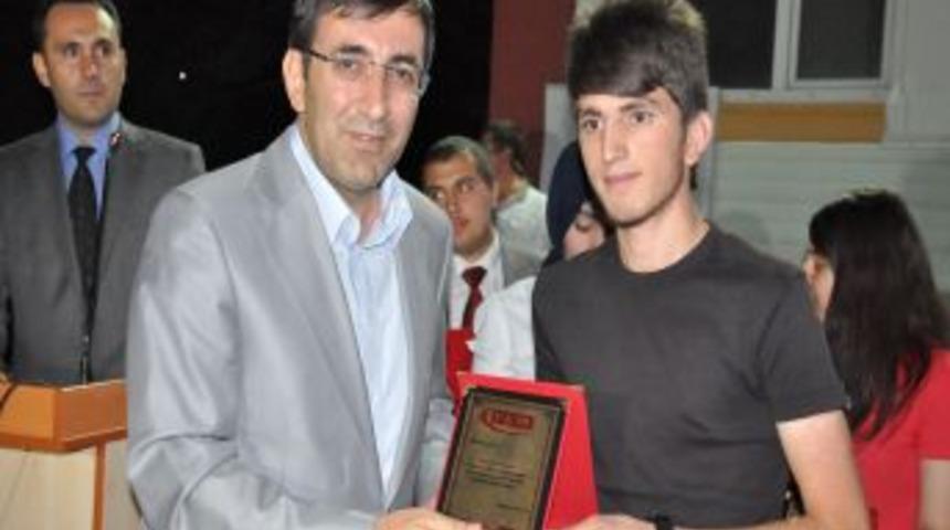 Bakan Yılmaz: T&uuml;rkiye Alan El Değil, Veren El Haline Geldi