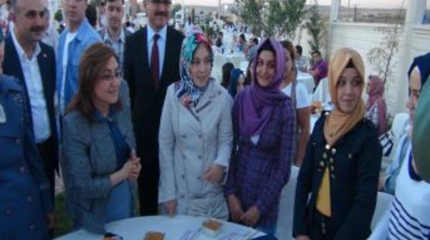 Bakan Şahin: Yoksulluk, Yasaklar Ve Yeni Anayasa En &Ouml;nemli G&ouml;revlerimiz