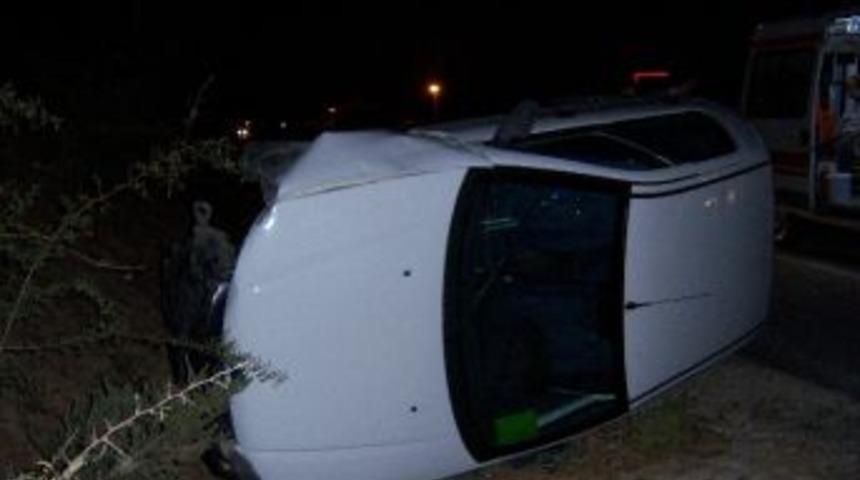 Kula&rsquo;da Otomobil Takla Attı: 2 Yaralı